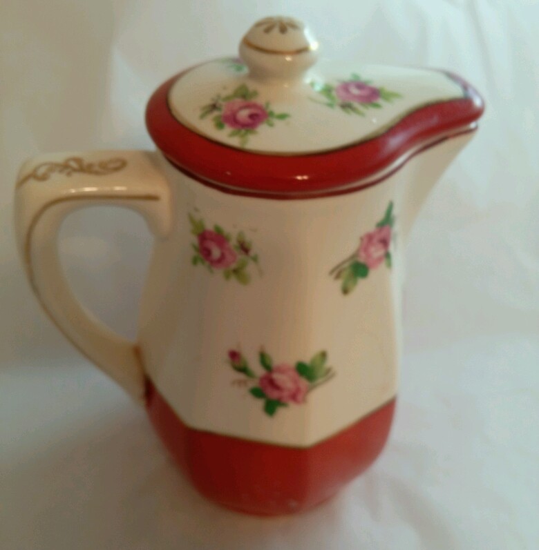 Takito Company Taisho to Showa period 1921-1941 Vintage Ceramic Creamer