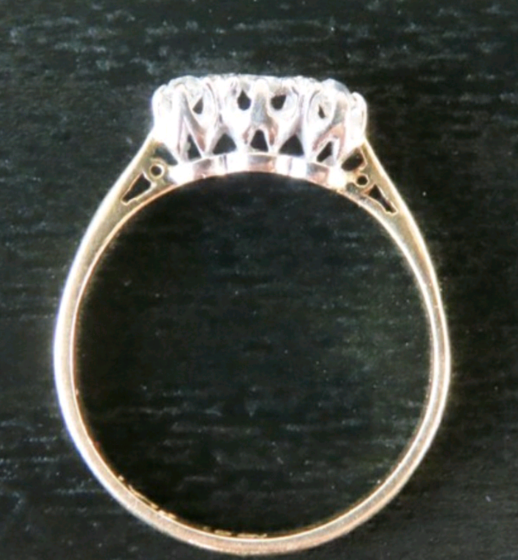  18  carat  gold  platinum 3 stone diamond  ring  in Roath 