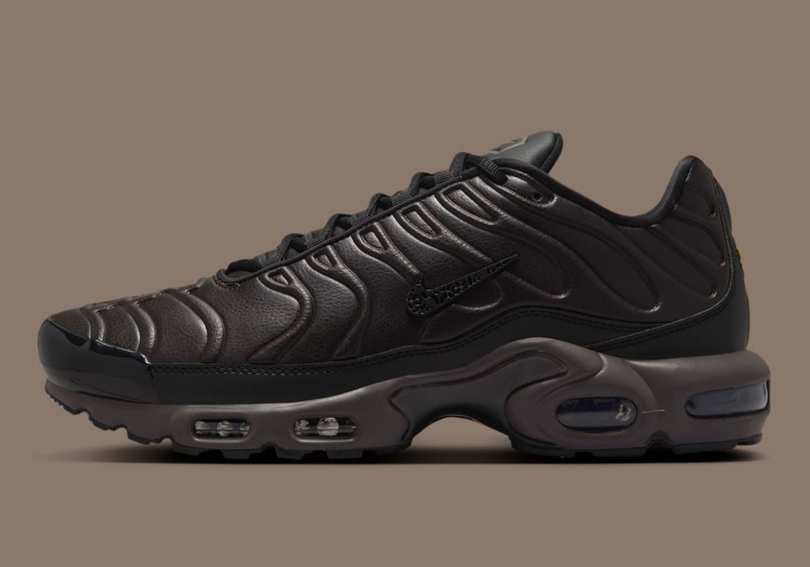Nike Air Max Plus PRM QS Olympic Black Tea Petra Brown HJ4519-200 sz 10.5 Mens