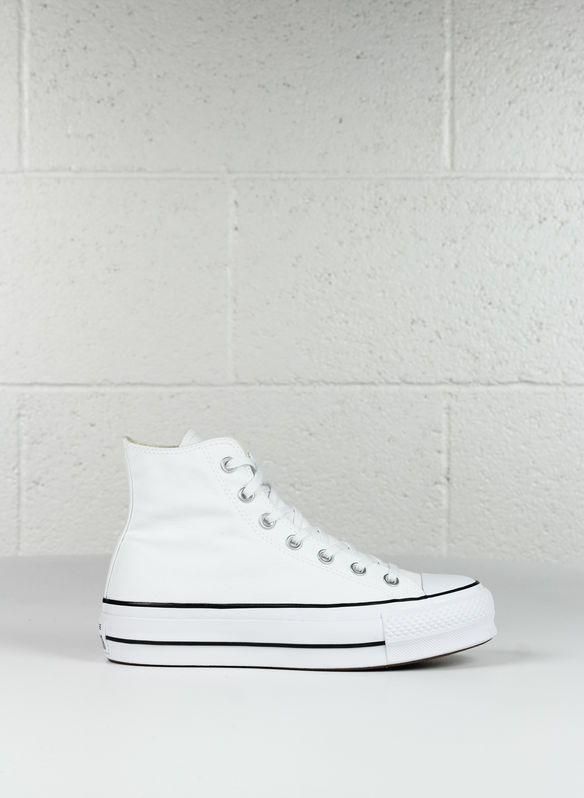 Scarpe da donna bianche in tela