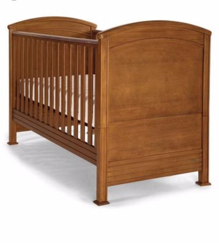MAMAS AND PAPAS SUMMERHOUSE COT BED +/ MATTRESS with instructions in