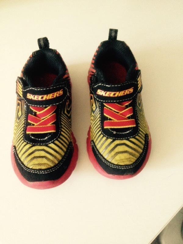 Boys Skechers trainers size 7.5 | in Stony Stratford, Buckinghamshire 