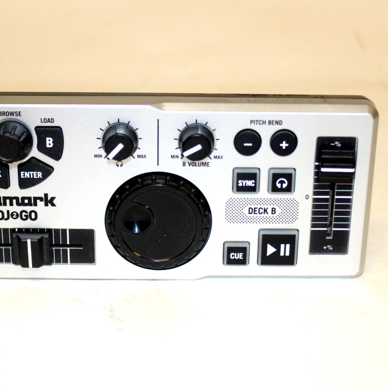 Numark DJ 2 Go Ultra-Portable USB DJ Controller for Mac or PC USB Port w/ Cord