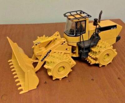 WSI NZG CONRAD 2437 KOMATSU WF 450 SERIES WA-3 COMPACTOR 1:50
