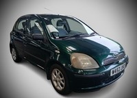 TOYOTA YARIS 1.3 CDX VVTI AUTOMATIC 5DR + 17 SRVC STAMPS + SROOF/AC + VERY TIDY!