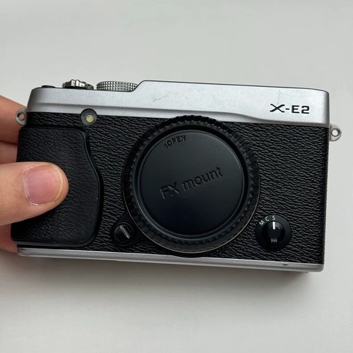 Fujifilm Fuji X-E2 16.3MP Mirrorless Digital Camera Silver