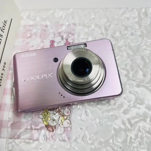 Nikon COOLPIX S520 8.0MP 3x Optical Zoom Compact Digital