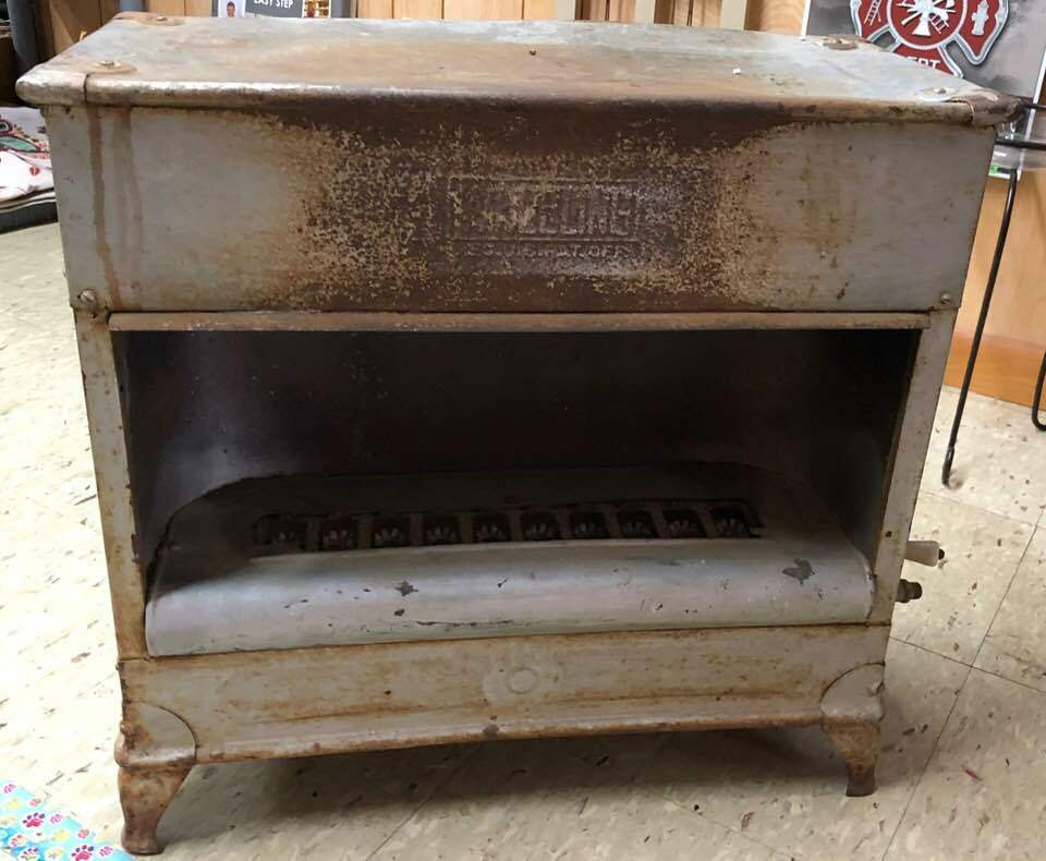Antique Wheeling Gas Radiant Grate Heater RARE Hot Winter Fireplace Heating