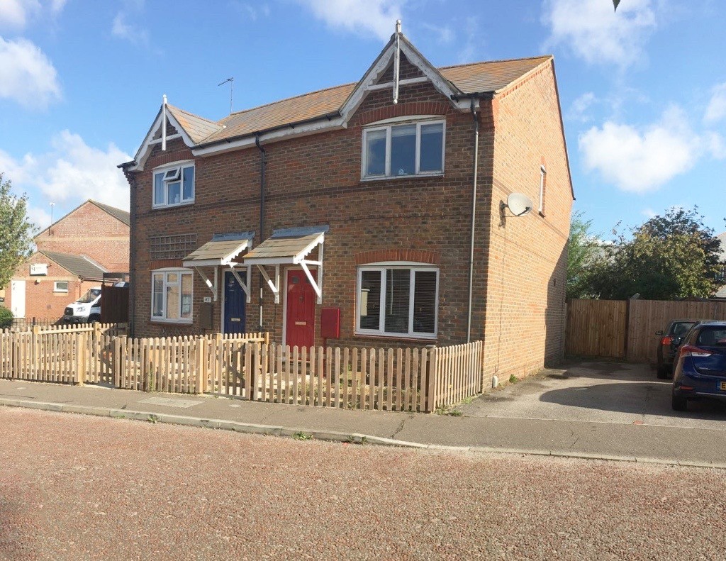 UNDER OFFER!!! 3 Bed Semidetached House to Rent in Colchester in
