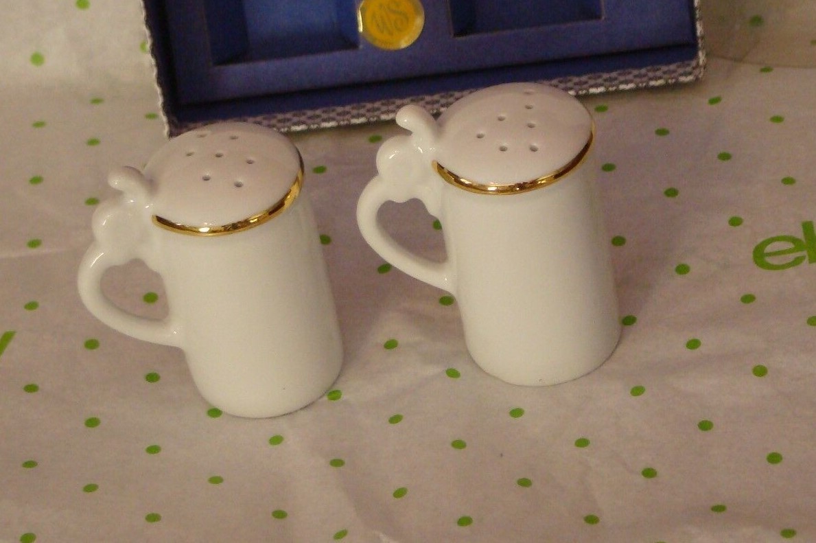 VINTAGE BERLIN GERMANY SOUVENIR SALT & PEPPER SHAKERS  WS  HAND MADE