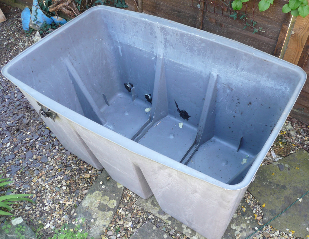 POND FISH HOLDING TANK, Ideal for this time of year, while you clean