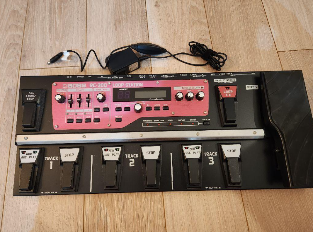 BOSS RC-300 Effector Loop Station Looper Guitar Effect Pedal BOSS RC-300 Effector Loop Station Looper Guitar Effect Pedal