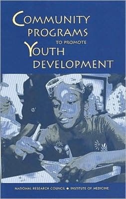 Community Programs to Promote Youth Development Paperback