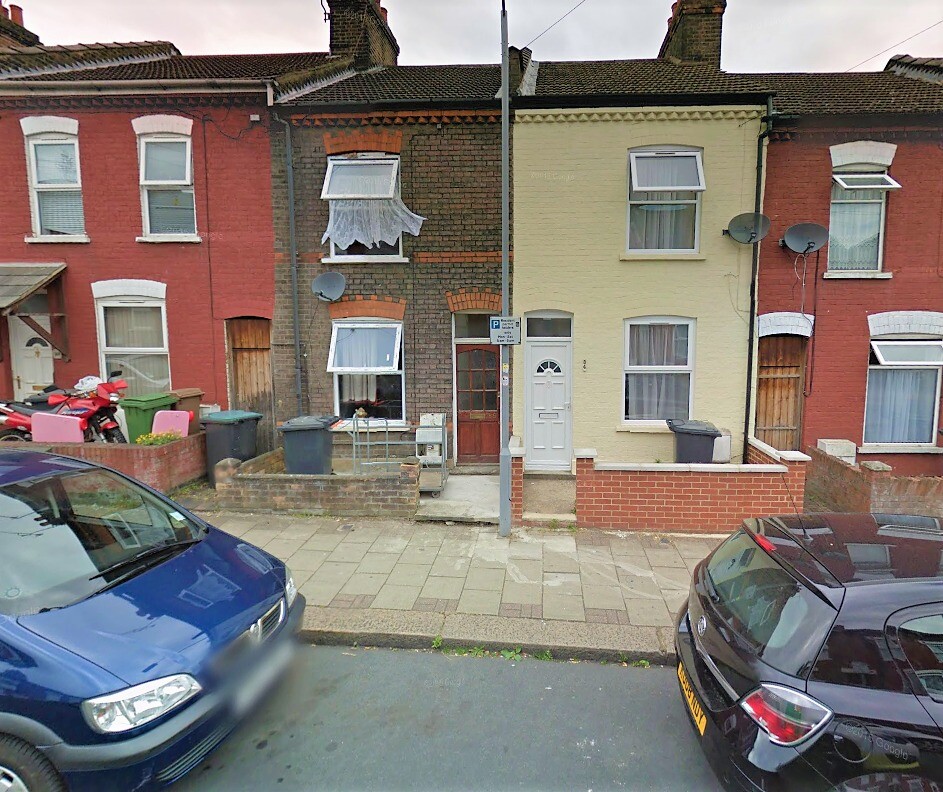 Two bedroom property available to rent in our popular Bury Park area of