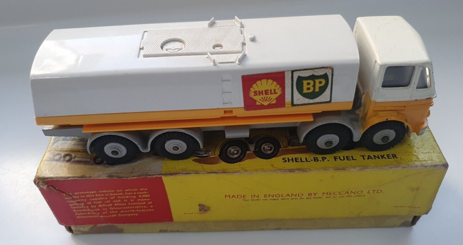 DINKY TOYSなどのビンテージオートバイ,ミニカー4個セット DINKY TOYSなどのビンテージオートバイ,ミニカー4個セット