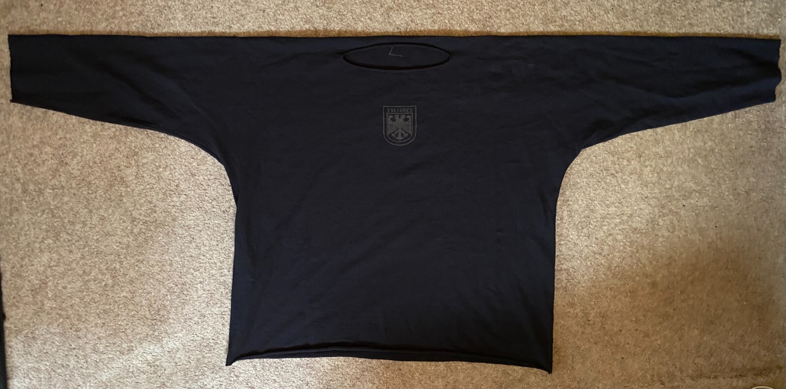 Yeezy Supply Vultures Long Sleeve L Tee T-Shirt Size 3 (L/XL Yeezy Supply Vultures Long Sleeve L Tee T-Shirt Size 3 (L/XL