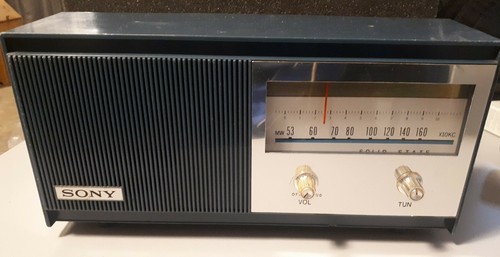Vintage Sony solid state six transistor radio TR-628, works Vintage Sony solid state six transistor radio TR-628, works