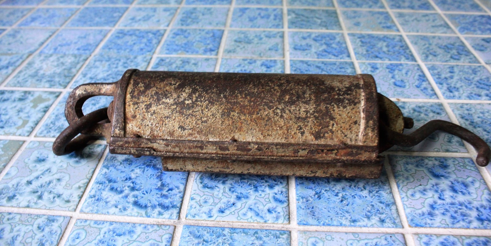 Chatillons Iron Clad 300lb antique meat scale