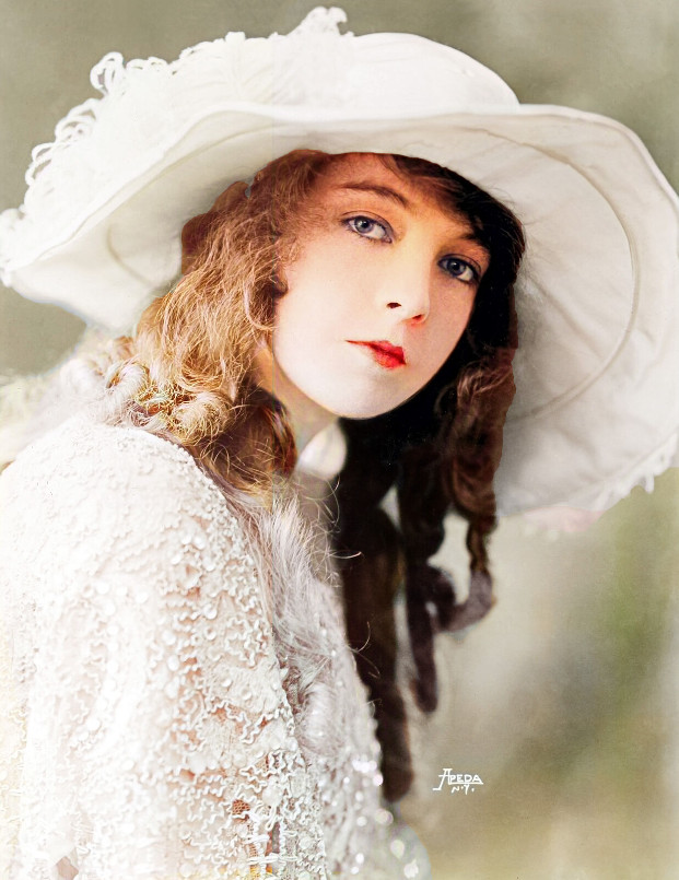 1921 Lillian Gish Vintage Photograph 8.5" x 11" Reprint Colorized