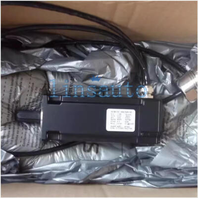 New One Kollmorgen AKM13C-ANCNR-00 Servo Motor