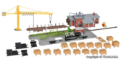 SAWMILL with INTERIOR DETAILS / CRANE / LUMBER & LOG STACKS - HO Scale  - NEW
