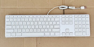 Apple A1243 USB Wired Keyboard Aluminum Slim with Numeric KeyPad MB110LL/A -Used