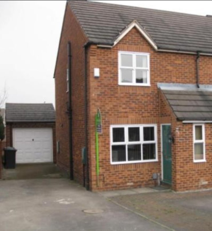 2 Bedroom House To Rent Clifton Court Dewsbury WF13 in Dewsbury