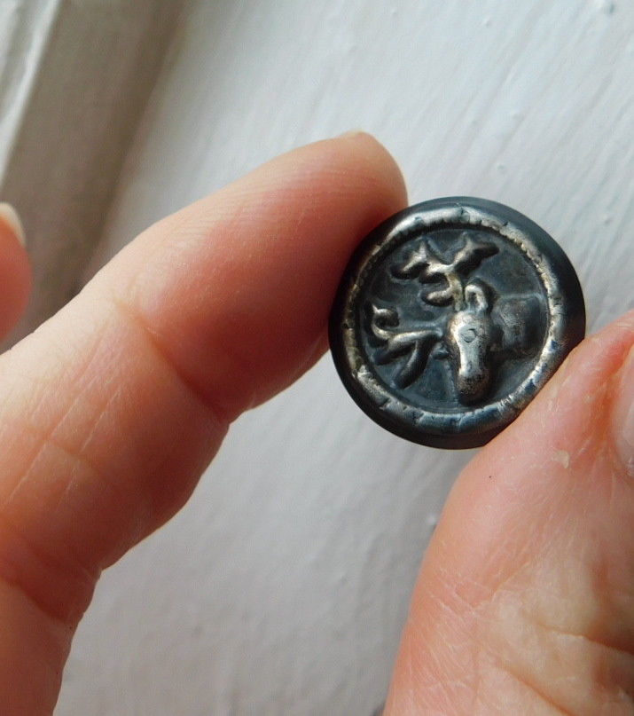 Small Antique collectible metal picture button~deer~3/4