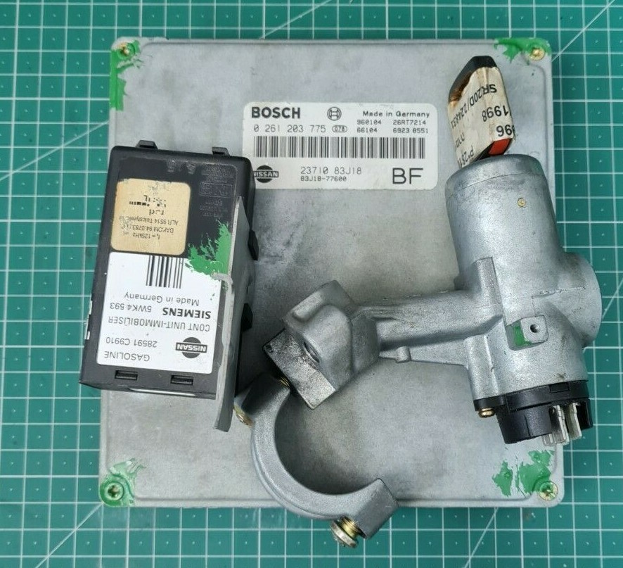 まーや　0628 Nissan Primera 2L Engine Computer ECU 23710 83J18 Bosch