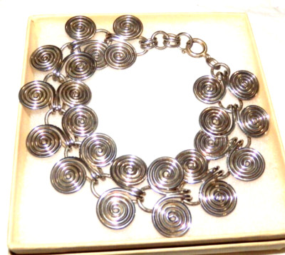Abstract Artisan Bracelet Rolled Circular Link Design Vintage 8 Inch see desc