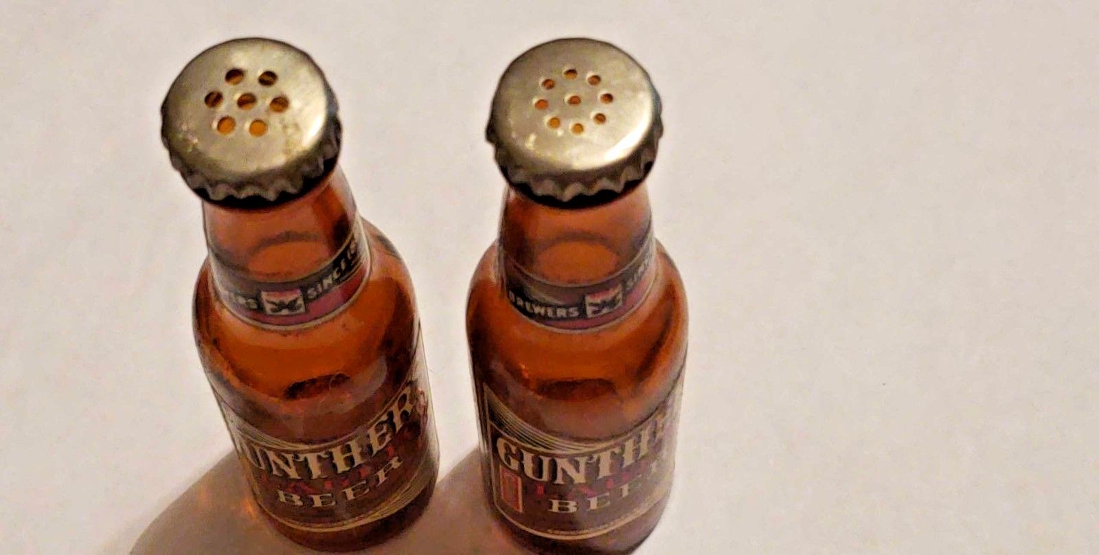 Rare Gunther's Lager Beer Mini Bottle Salt & Pepper Set