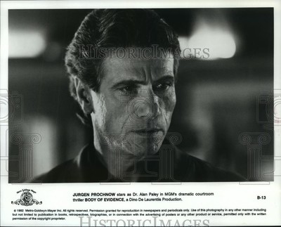 1992 Press Photo Jurgen Prochnow stars as Doctor Alan Paley in Body of Evidence