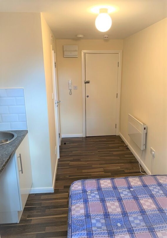 SELFCONTAINED STUDIO TO RENT IN HACKNEY, E5 8HB in Hackney, London