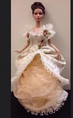 Tonner Deja Vu PARIS STROLL Doll wearing modified 