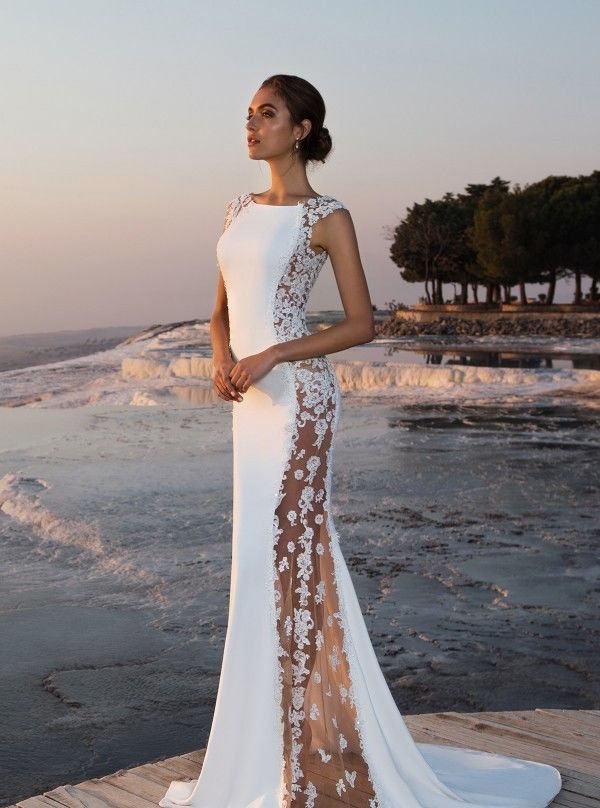 Sexy Sheath Wedding Dresses Bridal Gowns Sleeveless Boat Neck