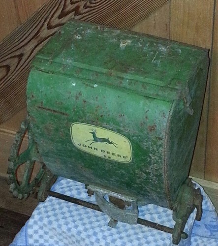 Antique(2) John Deere Seed Hoppers B13829B Vintage Patina Complete w/Sprocket