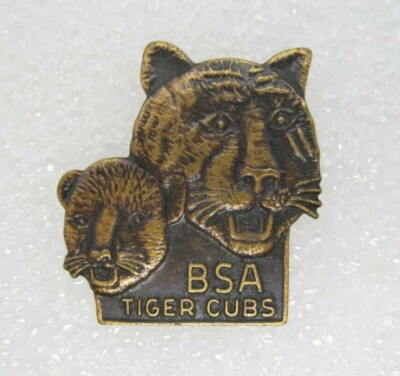 Boy Scouts of America BSA Tiger Cubs Lapel Pin  (A95)