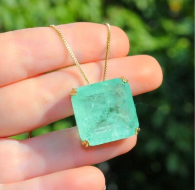 STUNNING NATURAL COLOMBIAN EMERALD NECKLACE PENDANT, 18K YELLOW GOLD VERMEILION.