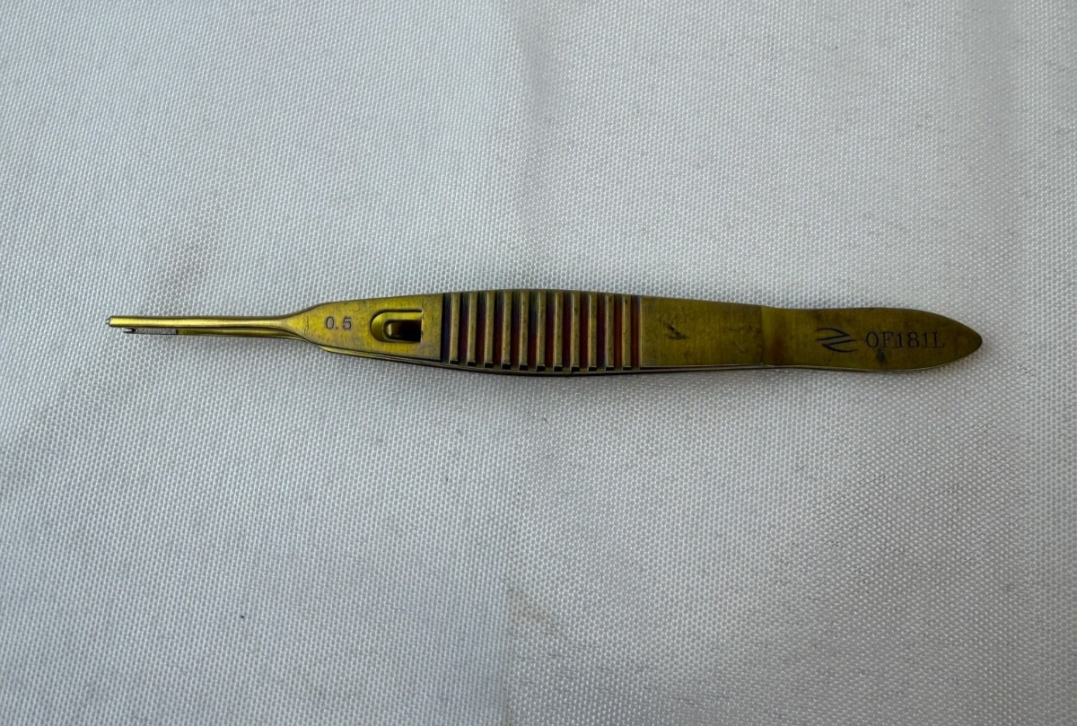 Ambler Surgical OF181L Stern Castroviejo Suturing Forceps 4" x 0.5mm 2x3 Teeth
