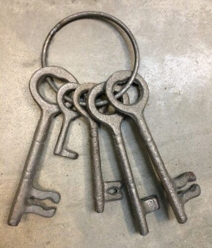 5 Large Jailhouse Keys Jailer Keyring Skeleton jail key with ring, raw cast iron