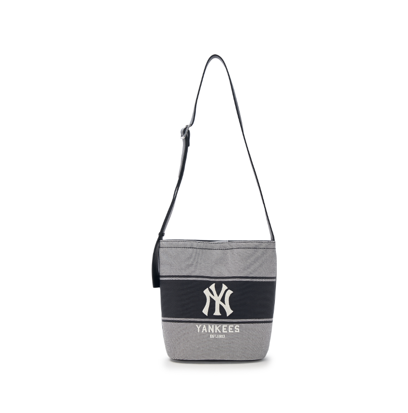 MLB KOREA Varsity Lettering Canvas Bucket Bag New York