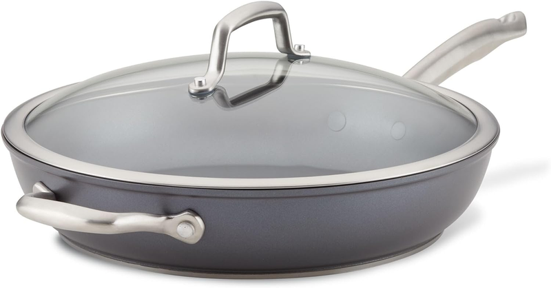 / Skillet With Helper Han