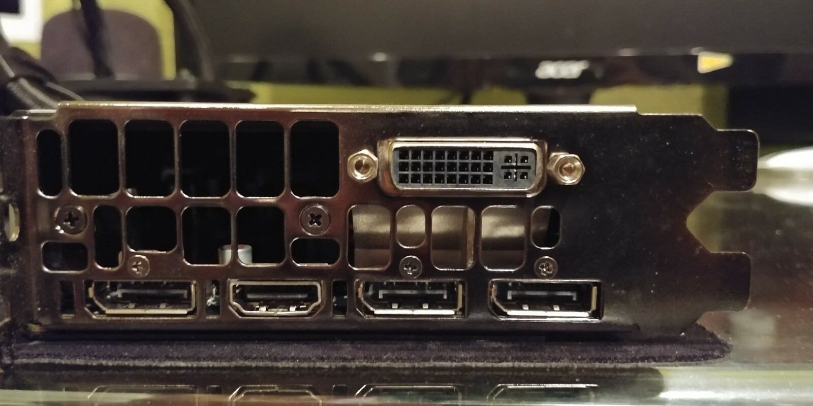 EVGA GeForce GTX 980 HYBRID GAMING - 04G-P4-1989-RX EVGA - 1,500 mhz+