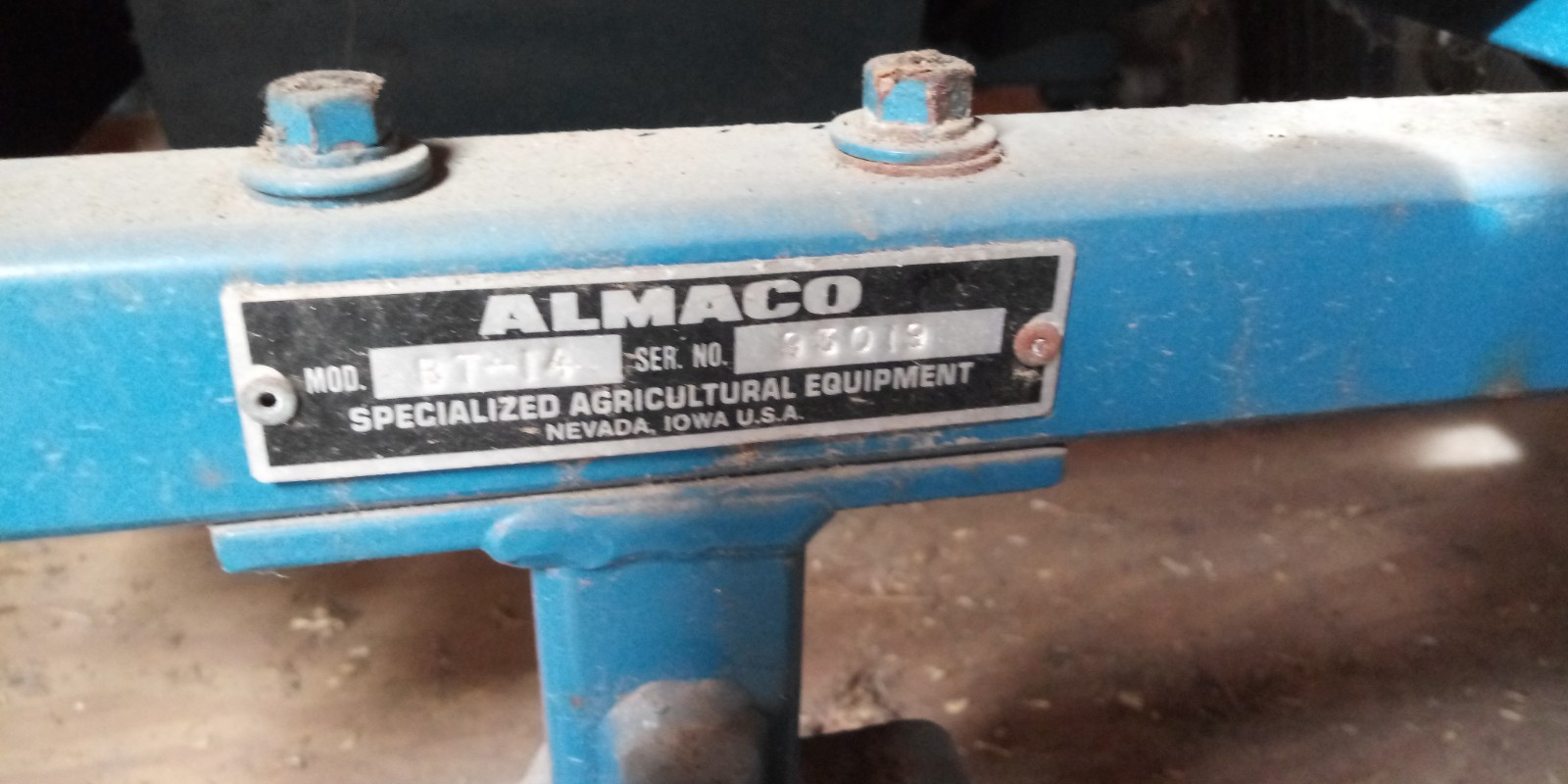 Almaco BT-14 Belt Thresher