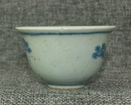 A33 Rare Chinese Blue And White Porcelain Deer Pattern Pottery Press hand Cup