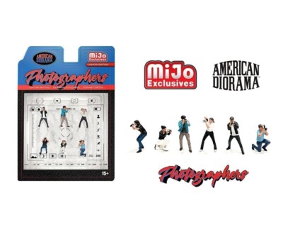 American Diorama Figures Photographers Set   Mijo Exclusives  2414 1/64