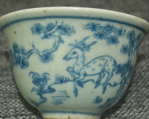A33 Rare Chinese Blue And White Porcelain Deer Pattern Pottery Press hand Cup