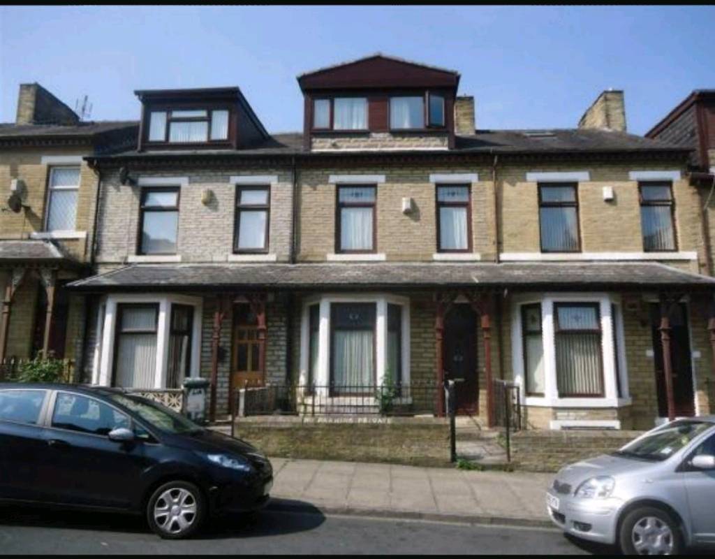 4/5 Bed Terrace House, Bradford, BD7 1RH in Bradford, West Yorkshire