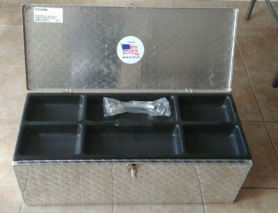 Tradesman Lund 5140 30.00'' x 12.00'' x 11.50'' Hand-Held Bright Aluminum Tool Box