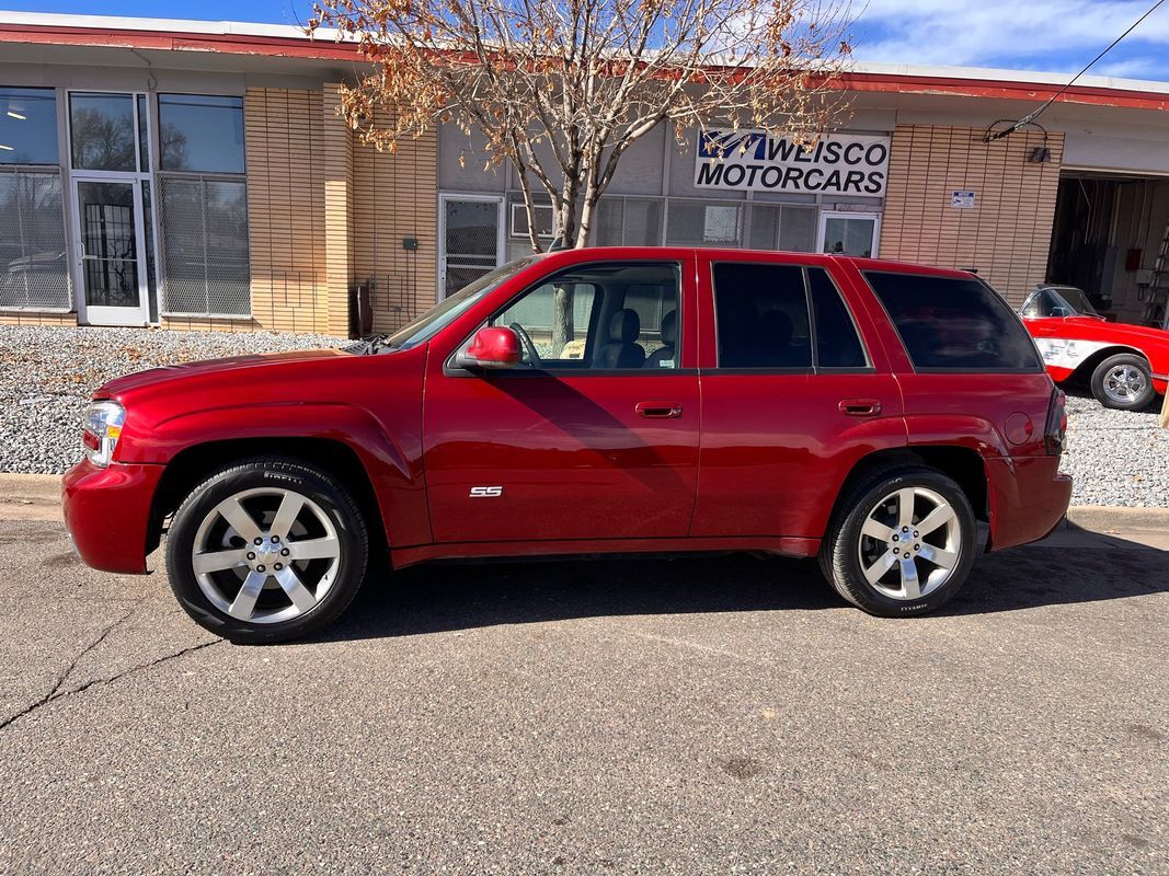 Owner 2006 Chevrolet TrailBlazer SS One owner trailblazer SS very hard to find. 156,88